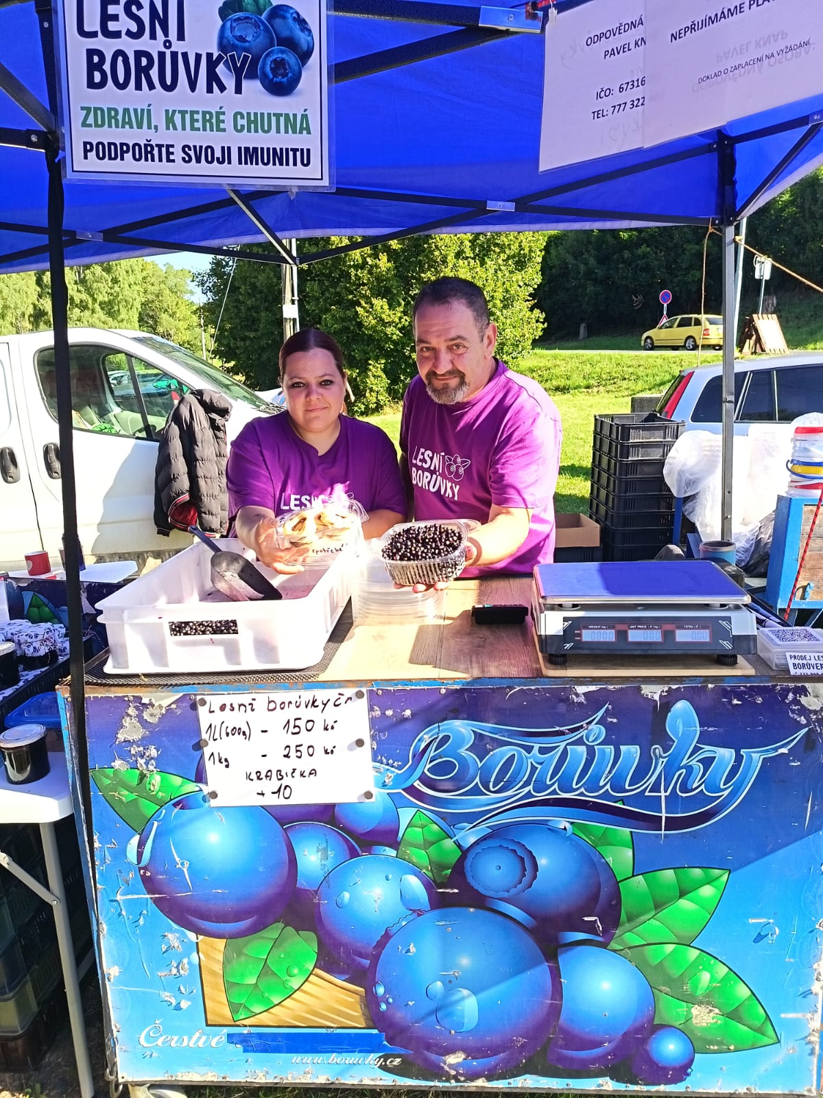 Prodej u stánku v Malé Morávce – Pavel Knap a tým